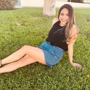 Meet your Posher, Daniela